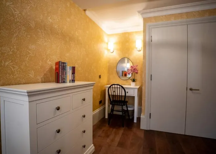 Pineapple - 1 * Bristol