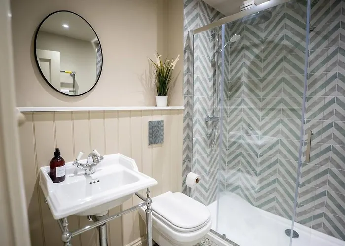 Pineapple - 1 Bristol